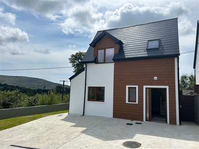 17 Carraig Naofa, Durrus, West Cork