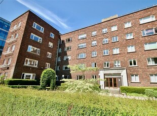 28 Court Apartments, Wilton Place, South City Centre, Dublin 2