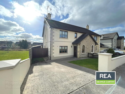 21 Knockroe Park, Castlerea