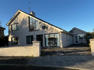 12 Lakeside Park, Loughrea, Galway