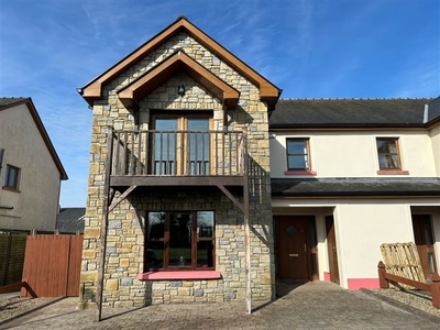 9 The Waterfront, Tarmonbarry, Roscommon