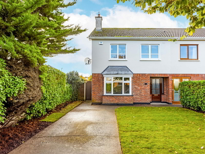 24 Griffeen Glen Avenue, Lucan