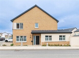 2 Clay Farm Green, Leopardstown, Dublin 18