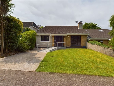 16 Manor Rise, Thornbury Heights, Rochestown, Cork