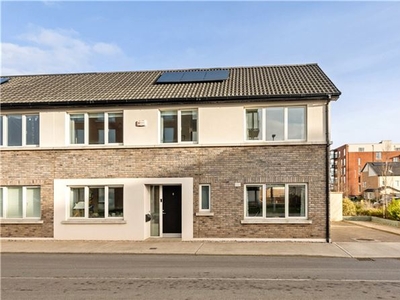 2 Larkfield View, Clayfarm, Leopardstown, Dublin 18