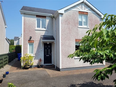 No .4 Larkfield Lawns, Dromahair, Leitrim