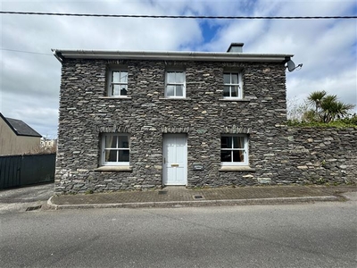 Ref 1100 - Ahalard House, The Old Road, Caherciveen, Kerry