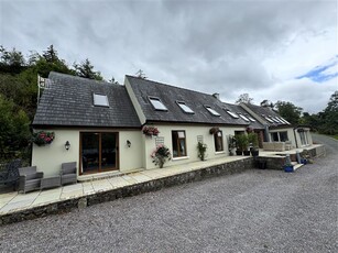 Ref 1135 - Lakeside Residence, Gortnagan More, Glencar, Killorglin, Kerry