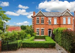 6 Holyrood Park, Sandymount, Dublin 4