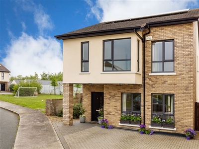 8 Dunard, Swords Road, Malahide, Co. Dublin