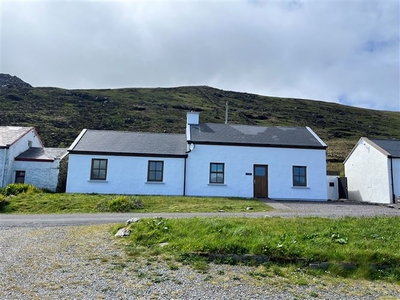 Ref 1064 - Coastguard Patch Cottage, Dohilla, Valentia Island, Kerry