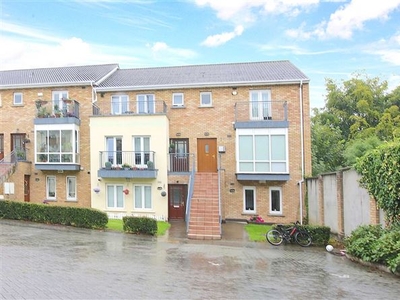 102 Erris Square, Waterville, Blanchardstown, Dublin 15, County Dublin