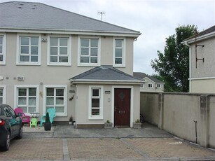 8 Woodland Court, Rush, County Dublin