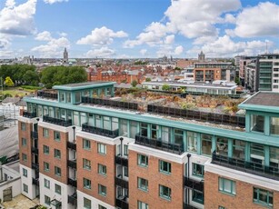 Penthouse, 101 Adelaide Square, Whitefriar Street, Dublin 8