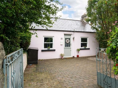 Moveen, 31 Church Road, Killiney, Co. Dublin