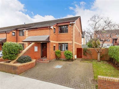 1 Strand Court, Strand Road, Malahide, County Dublin