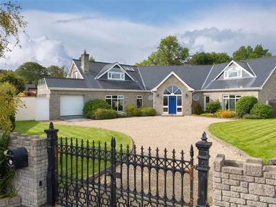 Small Oaks, 6 Rathmichael Haven, Rathmichael, Dublin