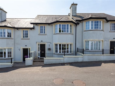 10 Parkton Mews, Lyminton Road, Enniscorthy, Co. Wexford.