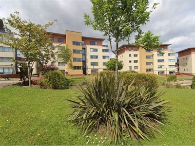 32 The Oval, Tullyvale, Cabinteely, Dublin 18