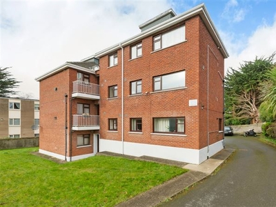 38 Mobhi Court, Glasnevin, Dublin