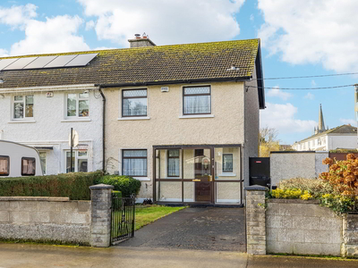 64 Sarsfield Park Lucan, Co Dublin