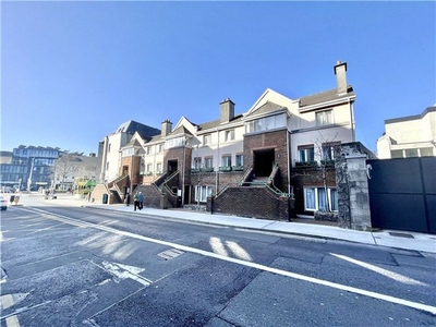 40 Galway Townhouse, Forster Street, Galway City, Co. Galway