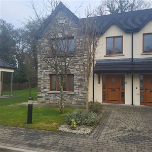 14 Earls Court Lough Rynn, Mohill, Leitrim