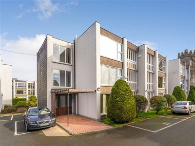 22 Woodview Court, Glenalbyn Road, Stillorgan, County Dublin