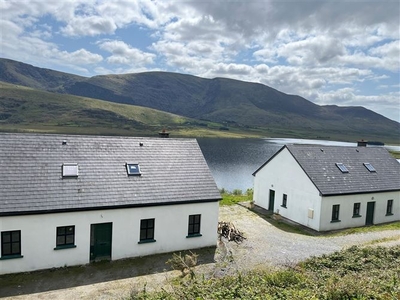 Ref 1066 - Delightful Lake Retreats, Cloonaghlin, Waterville, Kerry