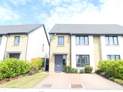 32 Knightsgate Crescent, Rush, County Dublin