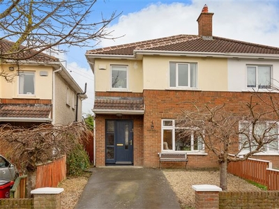 24 Woodstown Gardens, Knocklyon, Dublin 16