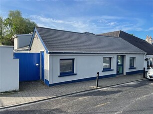 Substantial Building c. 322 Sq. Mt. / 3,466 Sq. Ft., Chapel Street, Ballymore Eustace, Kildare