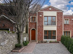 Teach Turlough, Clyde Lane, Ballsbridge, Dublin 4