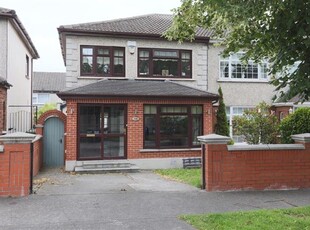 300 The Crescent, Belgard Heights, Kingswood, Dublin 24