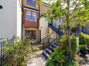 17 Oak Hall, The Hill, Malahide, County Dublin