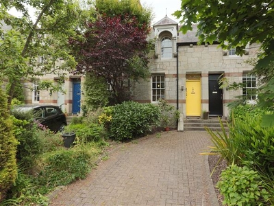 4 Arkle Square, Brewery Road, Leopardstown, Dublin