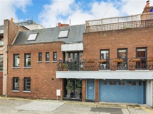 5 Pembroke Place, Off Pembroke St, South City Centre, Dublin 2