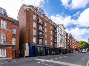 25 Castle Gate Apartments, Lord Edward Street, Temple Bar, Dublin 2