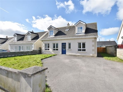 13 Cois Baile, Ballygologue Road, Listowel, Co. Kerry