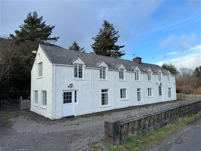 Ref 1101 - The Long House, Gortnagree, Kells, Caherciveen, Kerry
