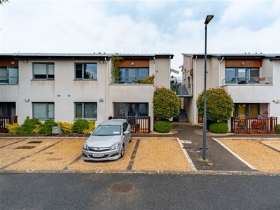 12 Brennanstown Court, Cabinteely, Dublin 18