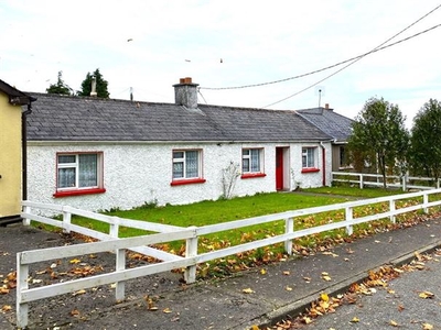 ROSE COTTAGE, 2 The Green, Dunlavin, Wicklow