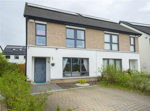 43 Hollywoodrath Crescent, Hollystown, Dublin