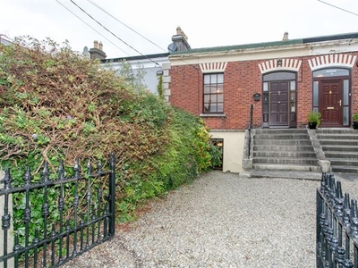 lahinch, 14 railway road, dalkey, co. dublin a96x0c7