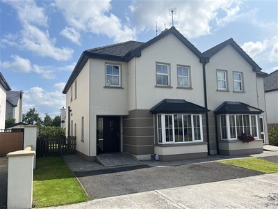 10 Ashford Court, Claremorris, Mayo