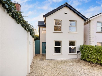 1a Rocwood, Galloping Green, Blackrock, County Dublin